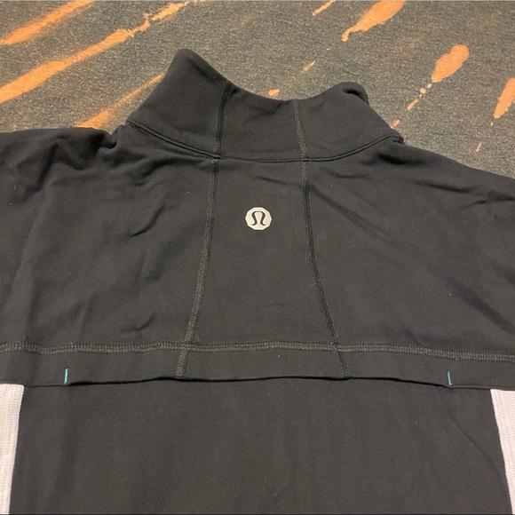 Half zip Lululemon vented sweatshirt - Picture 2 of 2